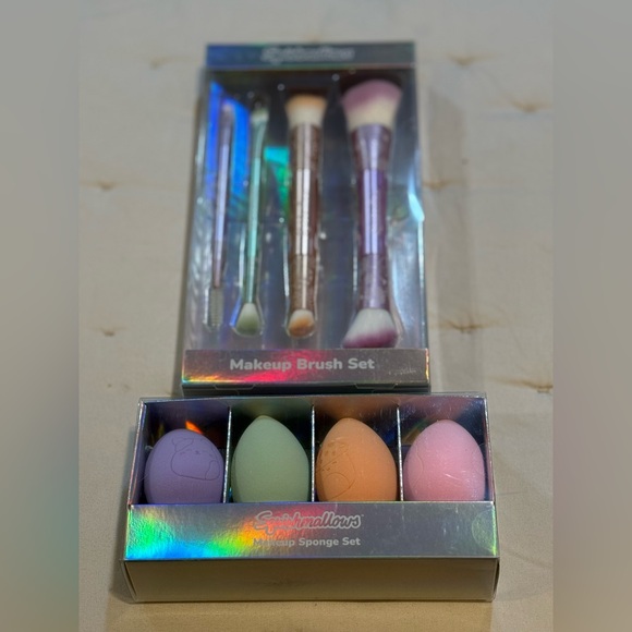 Squishmallows Makeup Brush and Sponge Set - Purple, Green, Orange, Pink. - NIB - Picture 1 of 3